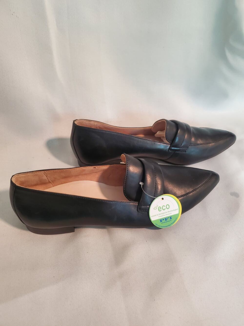 PAUL GREEN NORI FLAT  POINTY LOAFER BLACK LEATHER size6. S71